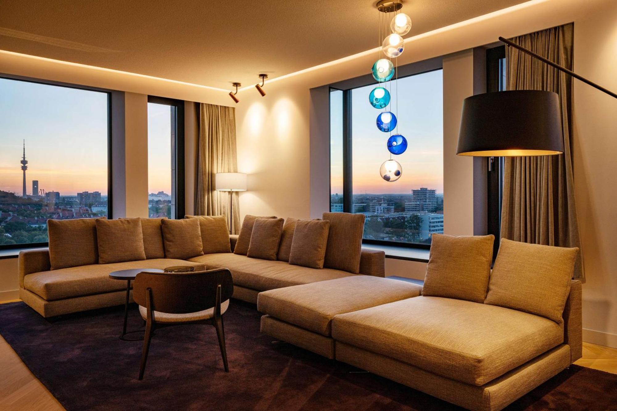 Andaz Munich Schwabinger Tor, By Hyatt Hotel Ngoại thất bức ảnh A living room at the hotel