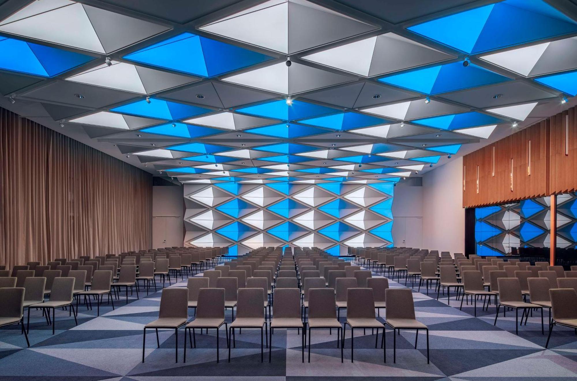 Andaz Munich Schwabinger Tor, By Hyatt Hotel Ngoại thất bức ảnh The interior of the main conference hall